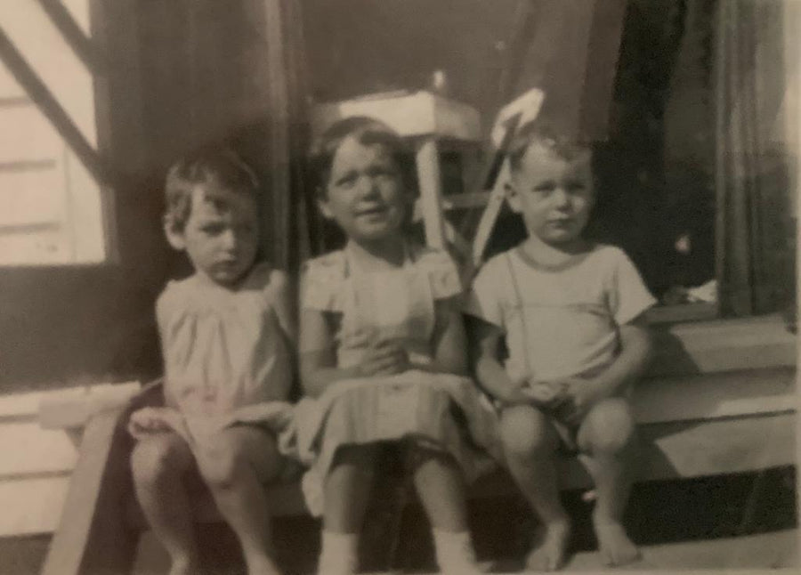 Young Gary and siblings